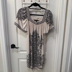BCBGMAXAZRIA Cream and Black Dress with Pockets